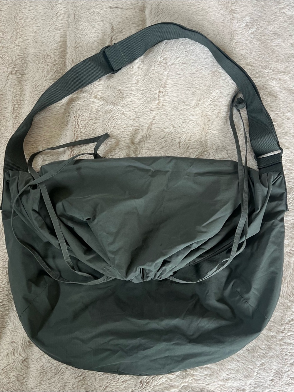 Uniqlo Messenger Tote Bag